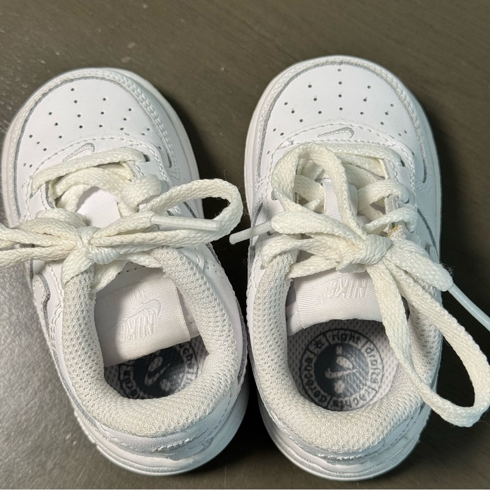 Toddler White Air force ones Size 4C - Picture 8 of 8
